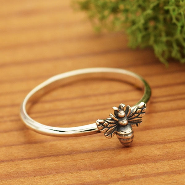 Tiny Bee Ring - Poppies Beads n' More