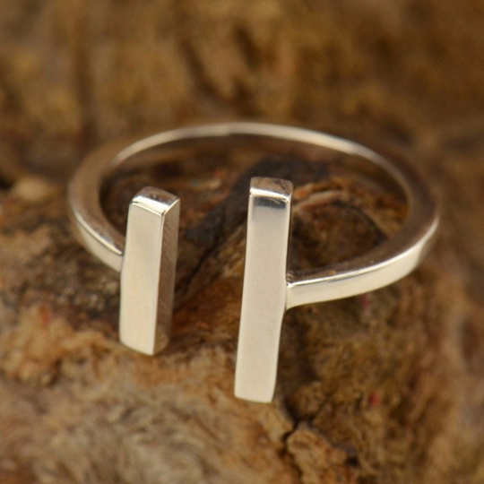 Adjustable Parallel Bars Ring - Poppies Beads n' More
